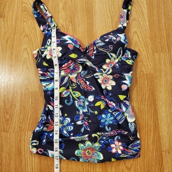 Anne Cole Holiday Twist-Front Underwire Tankini - Picture 9 of 12